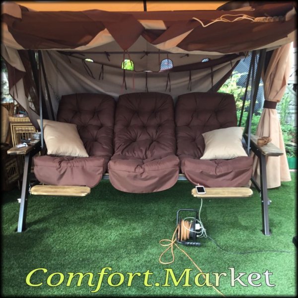 Садовые качели Техас Люкс - Comfort Market Фото мебель для сада от Comfort Market - качели Техас Люкс возле дома