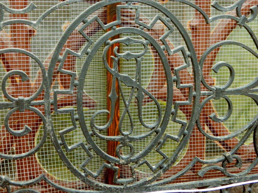 Walking: stories and history? Shards of Gothic in the center of Kiev - Comfort Market 4
