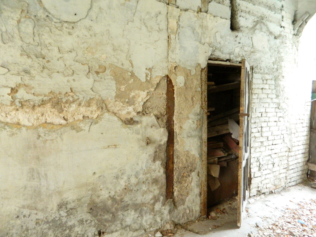 Walking: stories and history? Shards of Gothic in the center of Kiev - Comfort Market 17