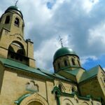 А знаете ли вы, что в 100 километрах от Киева есть маленький Храм Святого Семейства? Вы же наверняка были в Барселоне, а даже если и не были, о Саграде Фамилия, которую построил гениальный архитектор Антонио Гауди, слышали точно…., фото, мебель Comfort Market