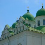Прогулки: истории и история? Флоровский монастырь - Comfort Market Одно из самых чудесных мест на киевском Подоле – это, на наш взгляд, Свято-Вознесенский Флоровский монастырь (расположенный на улице ФРоловской – ну перепутали буквы немного, ну бывает :))., фото, мебель Comfort Market