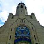А знаете ли вы, что в 100 километрах от Киева есть маленький Храм Святого Семейства? Вы же наверняка были в Барселоне, а даже если и не были, о Саграде Фамилия, которую построил гениальный архитектор Антонио Гауди, слышали точно…., фото, мебель Comfort Market