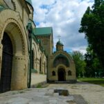 А знаете ли вы, что в 100 километрах от Киева есть маленький Храм Святого Семейства? Вы же наверняка были в Барселоне, а даже если и не были, о Саграде Фамилия, которую построил гениальный архитектор Антонио Гауди, слышали точно…., фото, мебель Comfort Market