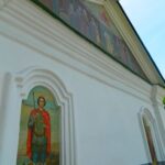 Прогулки: истории и история? Флоровский монастырь - Comfort Market Одно из самых чудесных мест на киевском Подоле – это, на наш взгляд, Свято-Вознесенский Флоровский монастырь (расположенный на улице ФРоловской – ну перепутали буквы немного, ну бывает :))., фото, мебель Comfort Market