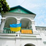 Говорят, что в тысяча каком-то там году Петр Первый квартировал в этом самом доме на Подоле., фото, мебель Comfort Market