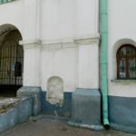 Говорят, что в тысяча каком-то там году Петр Первый квартировал в этом самом доме на Подоле., фото, мебель Comfort Market