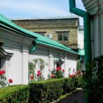 Walking:stories and historySoChurches of Podoll-Elias Church namComfort Market came to the city on an important visiterCame to Kiev for the first timehe details of his visit are not important to us. Когда-то, на заре становления советской власти в Киеве, приехал в город с важным визитом известный революционный деятель по фамилии Постышев. Приехал в Киев впервые. Подробности его визита нам не важны, но известно, что, проехав по Киеву, товарищ Постышев с осуждением сказал: «Киев – город не советский, а церковный»., фото, мебель Comfort Market